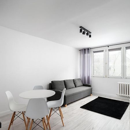 Wierzbno Modern Apartment Varsovia Exterior foto