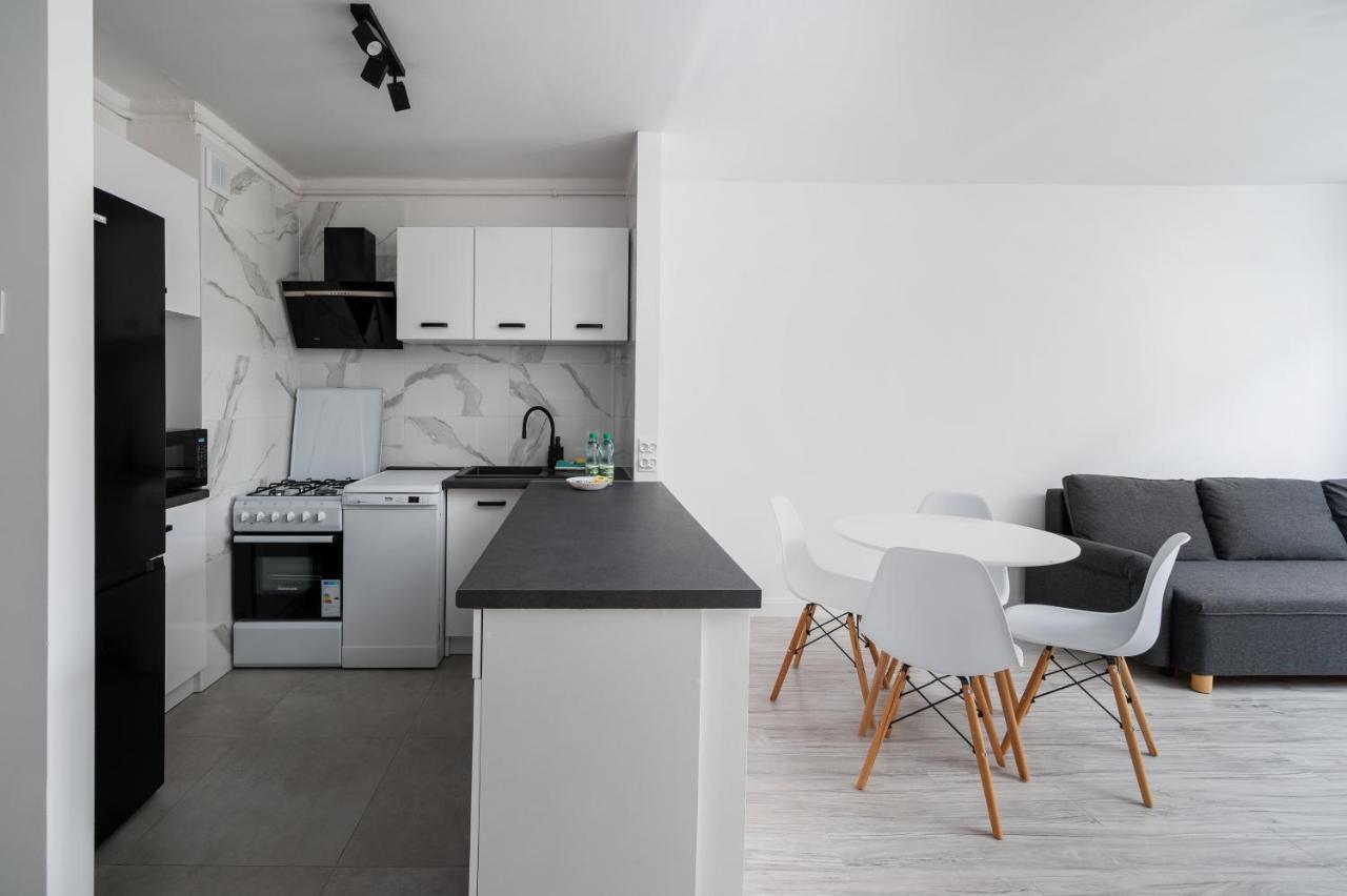Wierzbno Modern Apartment Varsovia Exterior foto
